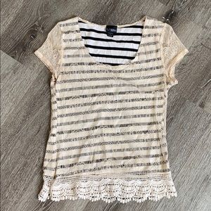 BKE size small shirt